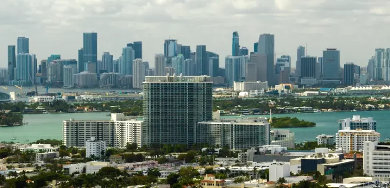 North Bay Village Miami - Condominios frente al mar en isla residencial