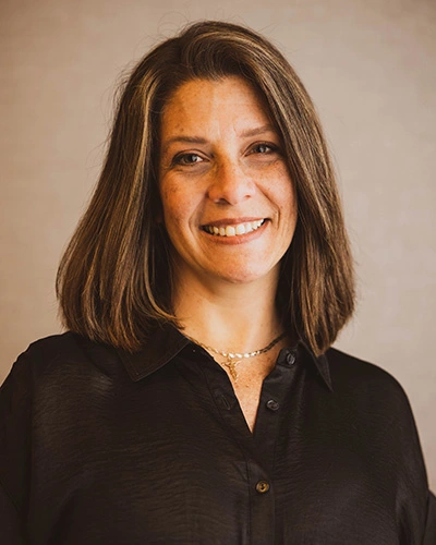 Suzet Contreras, equipo de oficina de Santana Sales Group
